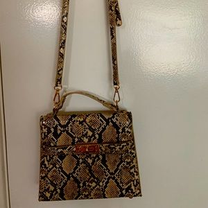 Snakeskin faux